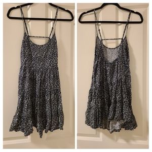 H&M white and blue summer ruffled dress